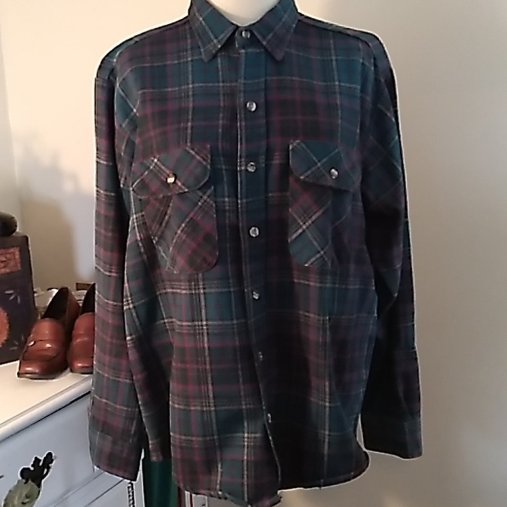 Vintage men's large plaid flannel outdoors button down casual